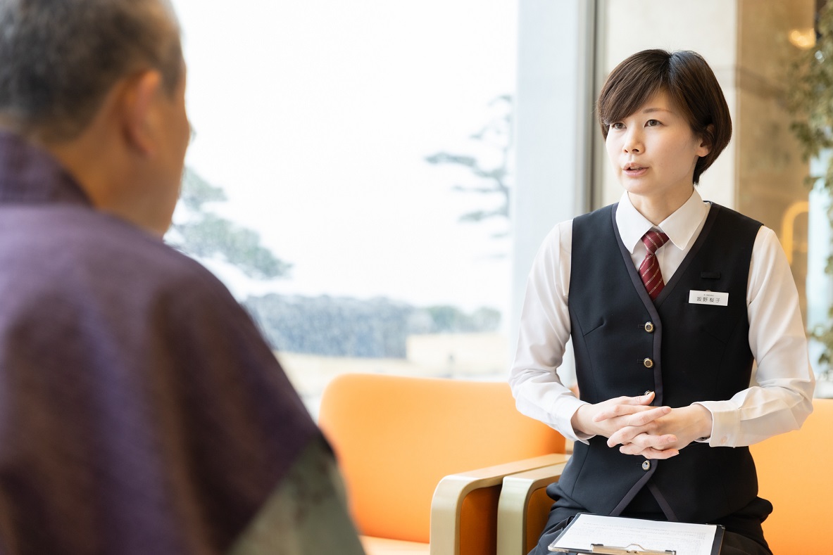 「ホテルアンビア松風閣」営業部の坂野桜子さん