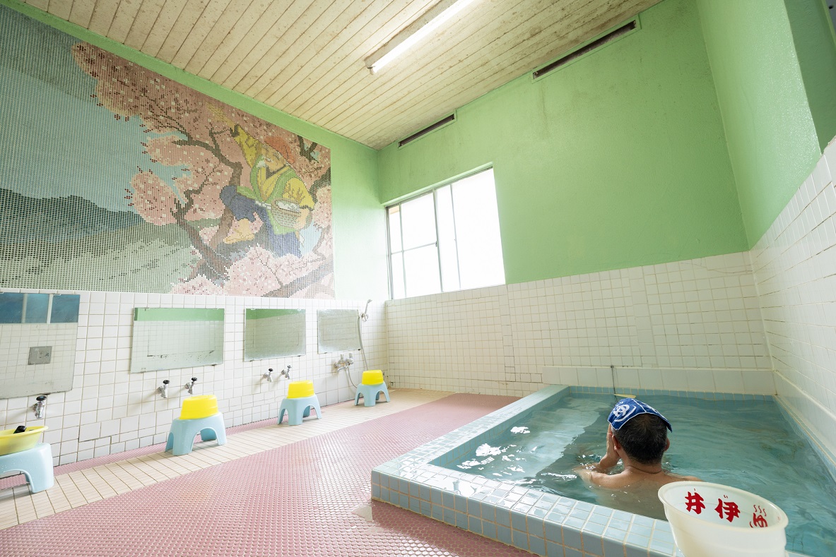 入浴する井伊湯種