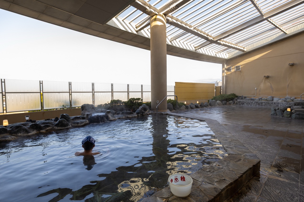 「箱根の湯」の露天風呂