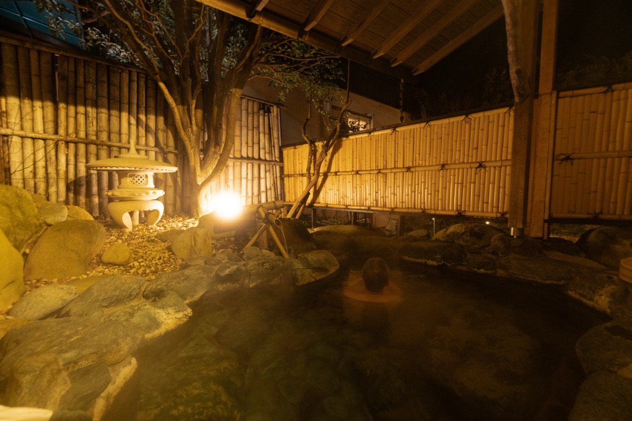 「月下美人」に入浴する井伊湯種（いいゆだね）
