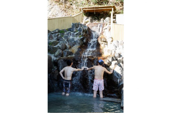 井伊湯種と若手スタッフ